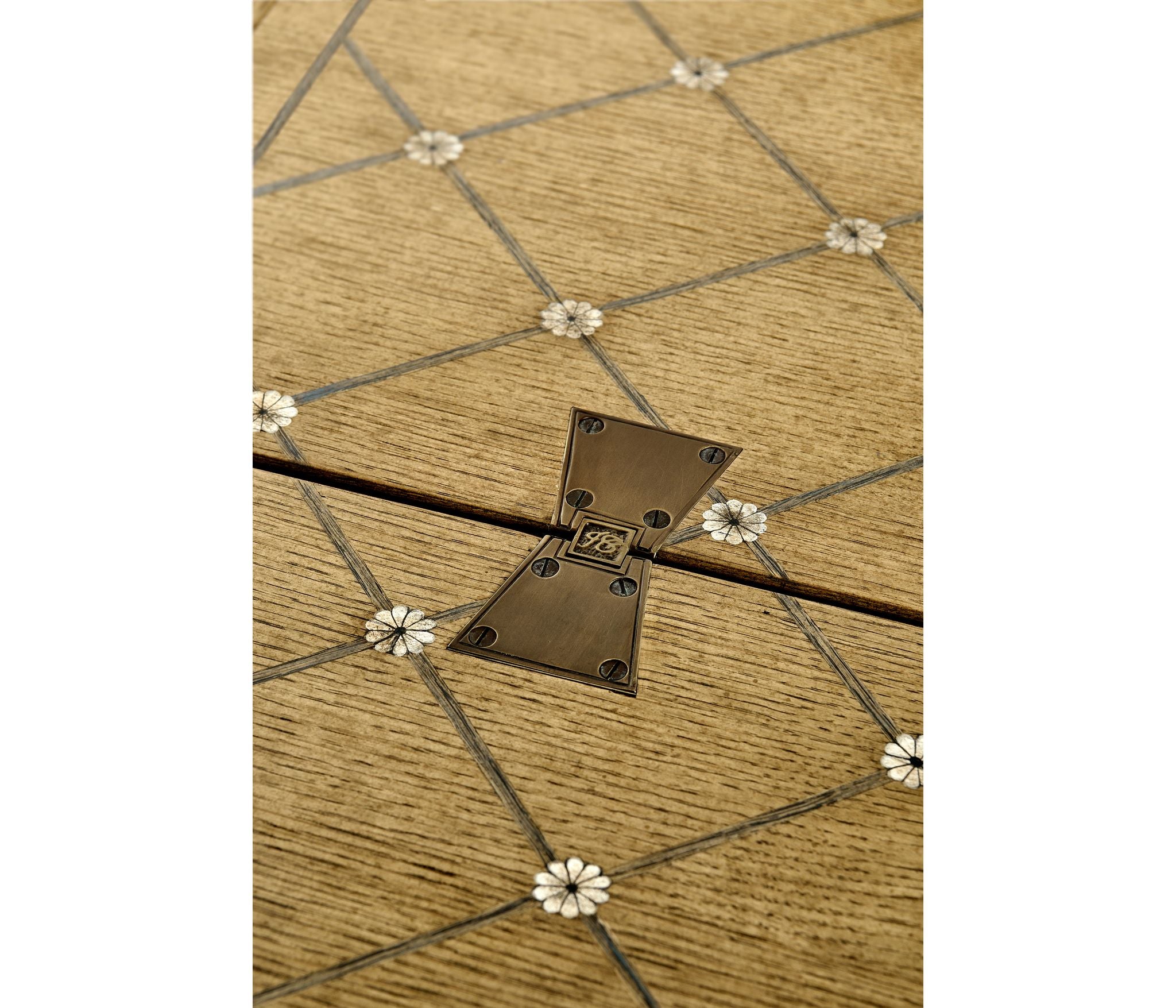 Jonathan Charles Dielectric Hunt Table