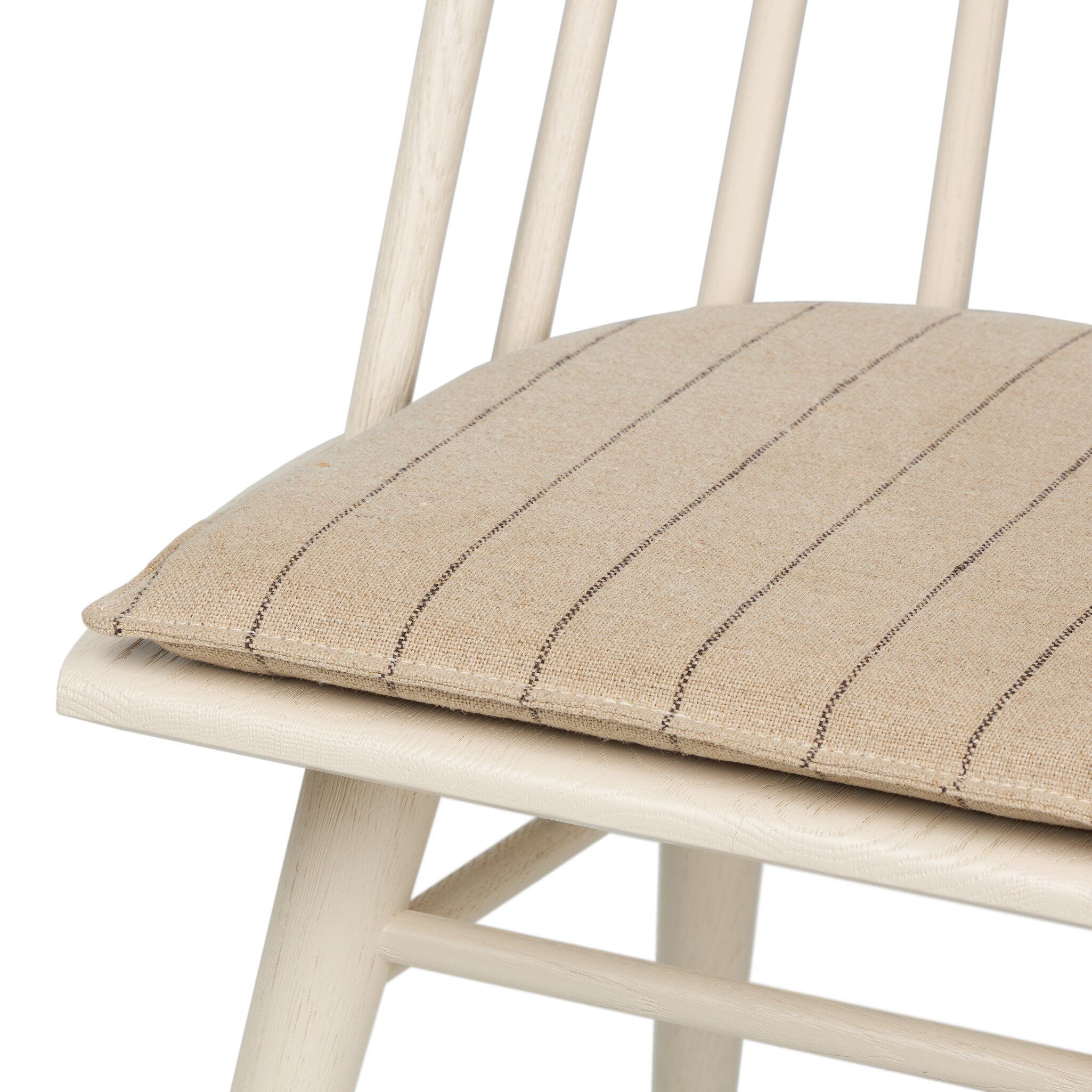Four Hands Lewis Windsor Chair — Off White Oak Solid-Lavon Flint