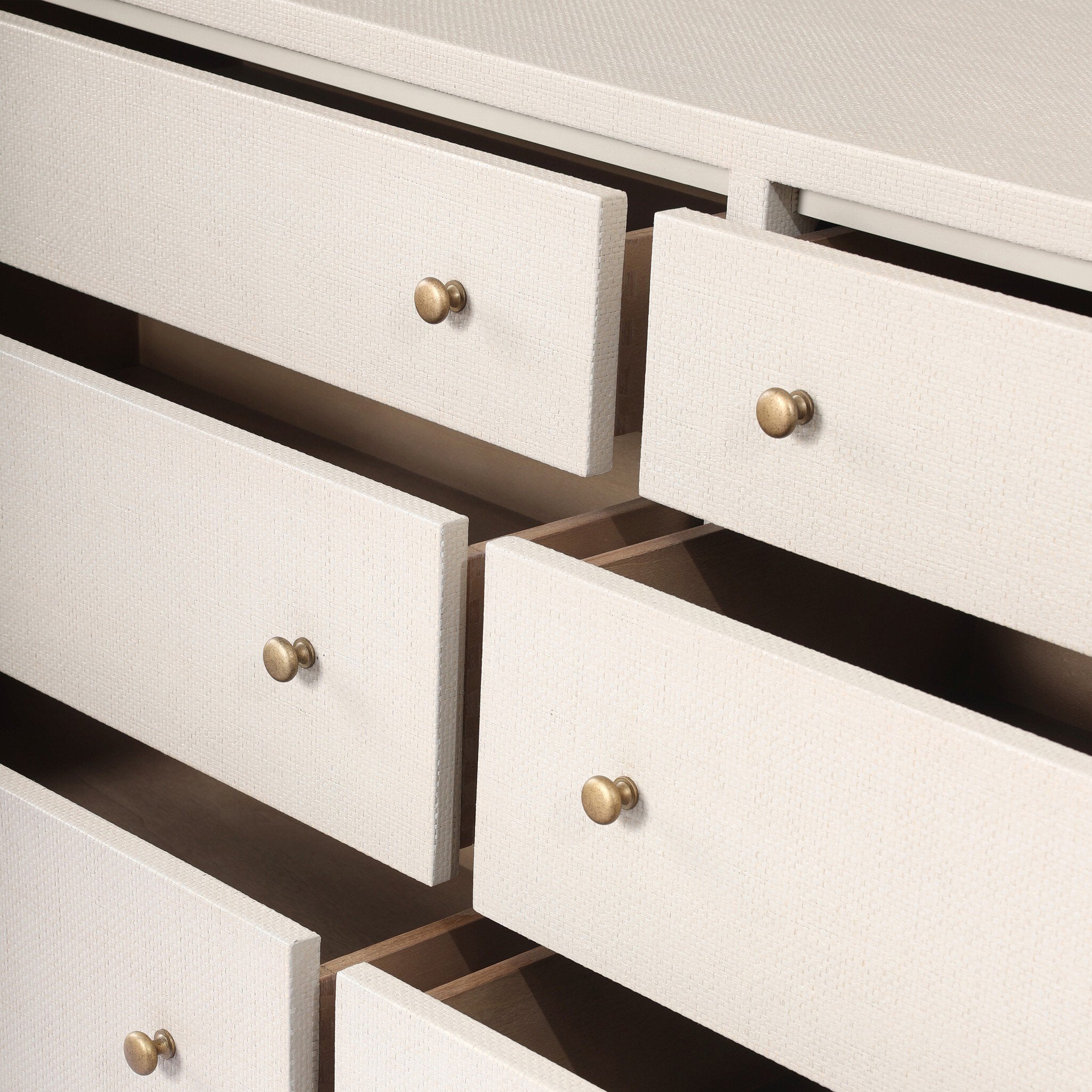 Four Hands Fiona 6 Drawer Dresser — Ivory Painted Raffia-Russet Mahogany-Light Antique Brass