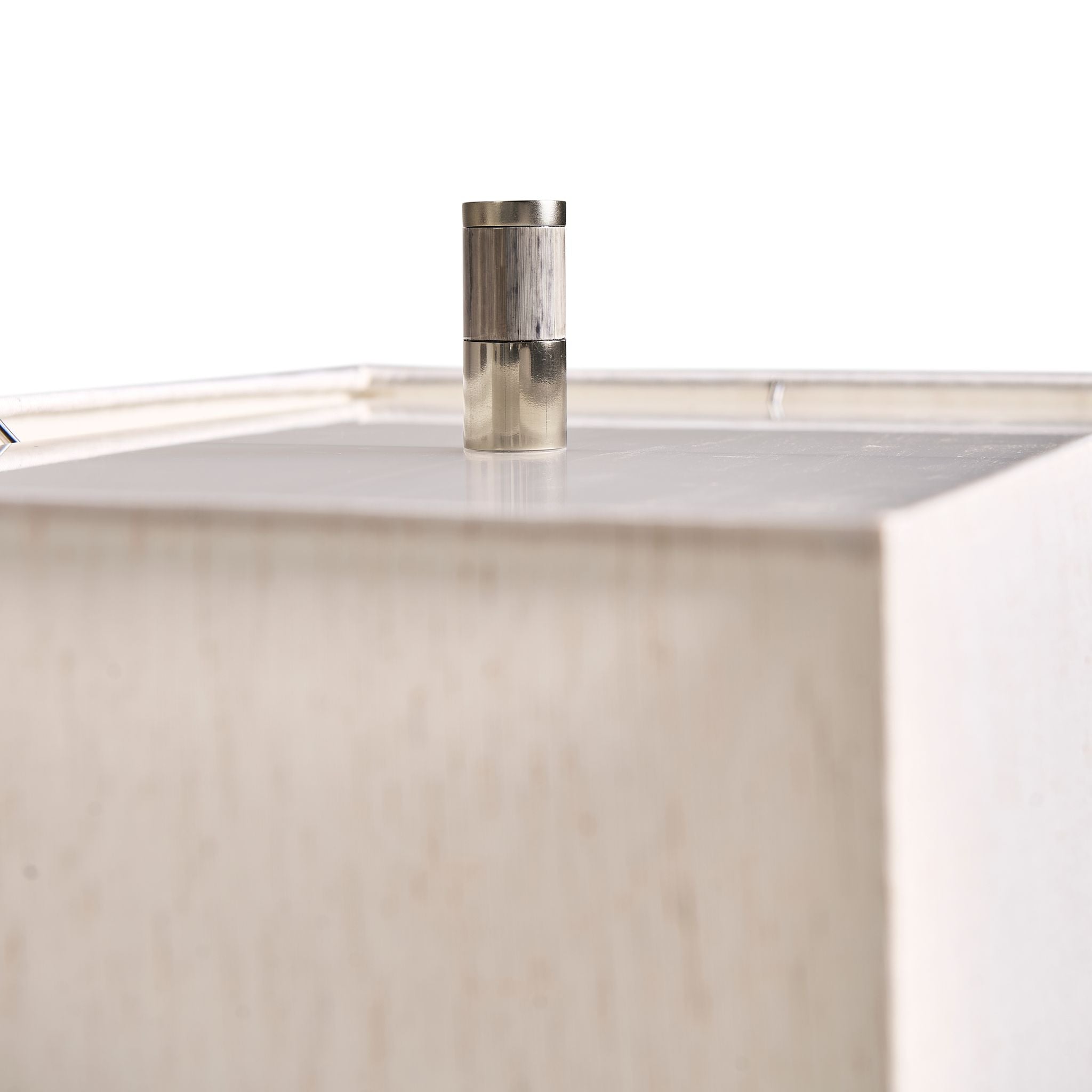 Jonathan Charles JC Modern Vertical Table Lamp — Natural Straw