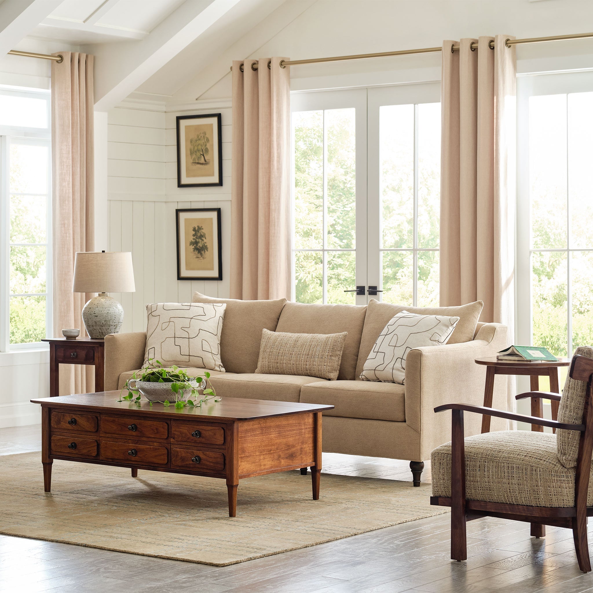 Stickley Hudson Valley 86-inch Sofa — HudsonValley86inSofa Lifestyle
