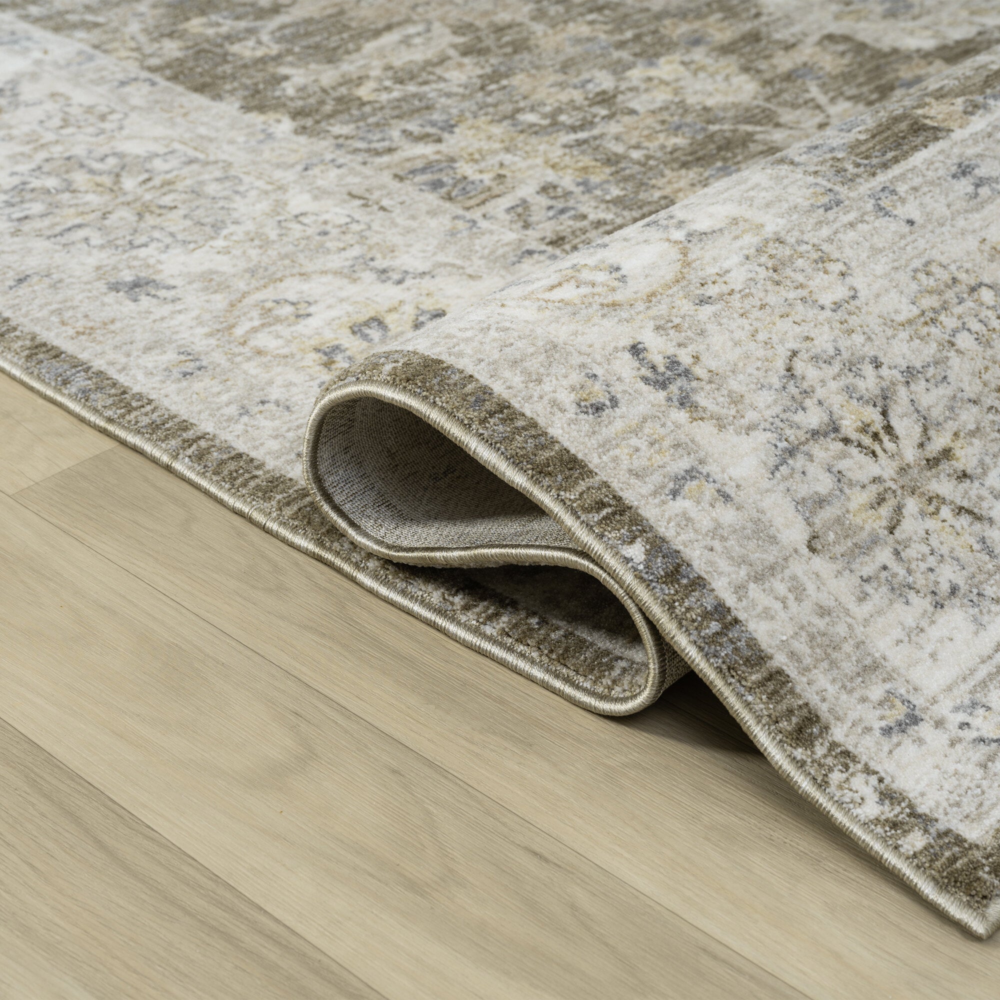 LR Home Miranda Rug — Green / Ivory
