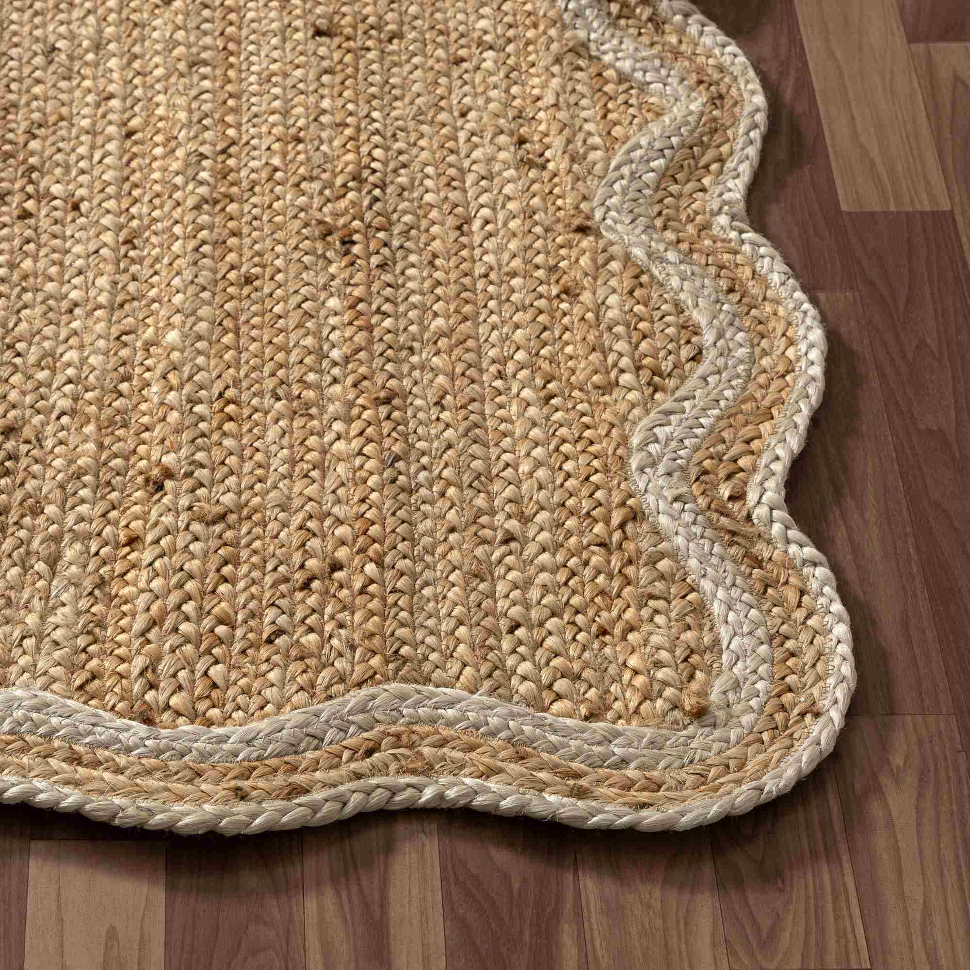 LR Home Scallop Rug — Natural / Ivory