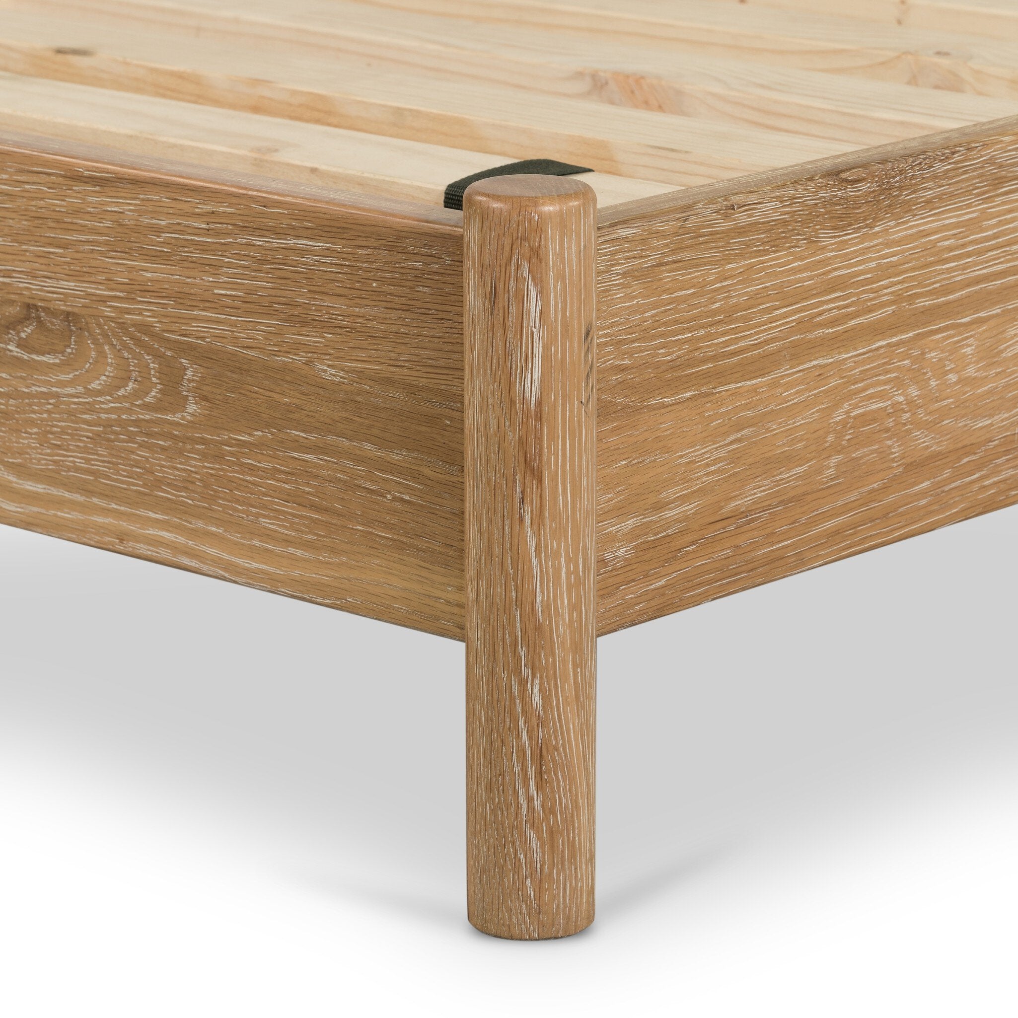 Four Hands Montana Bed — Altro Snow-Whitewashed Oak-King