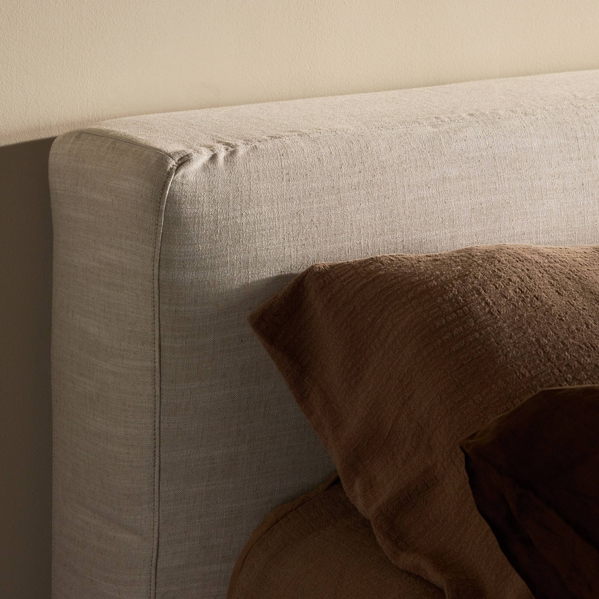 Four Hands Aidan Slipcover Bed — Savoy Parchment-Queen