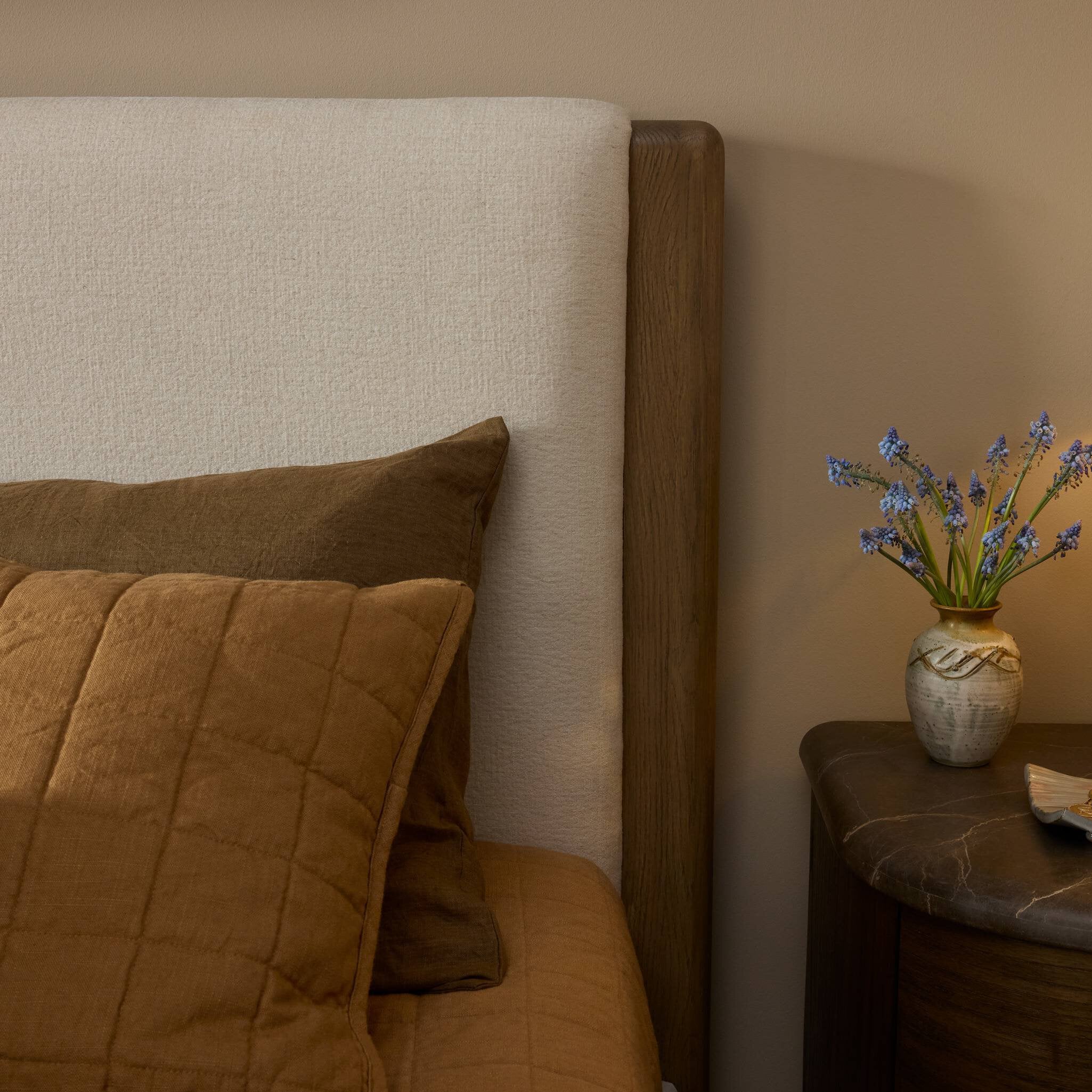 Four Hands Ettie Bed — Laughlin Bone-Drifted Oak Veneer-Drifted Oak-Queen