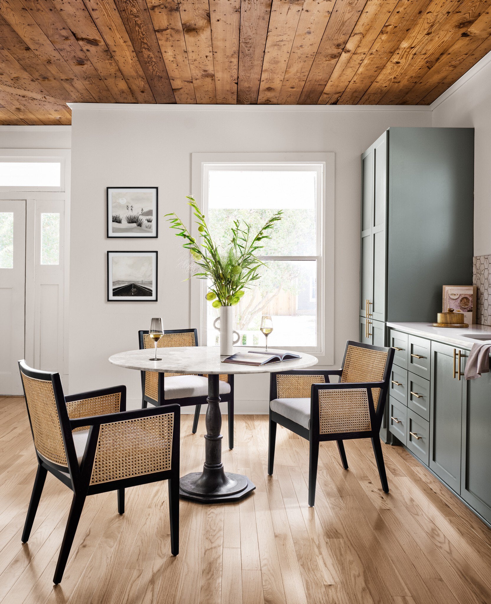 Four Hands Lucy Round Dining Table — White Marble-Carbon Wash