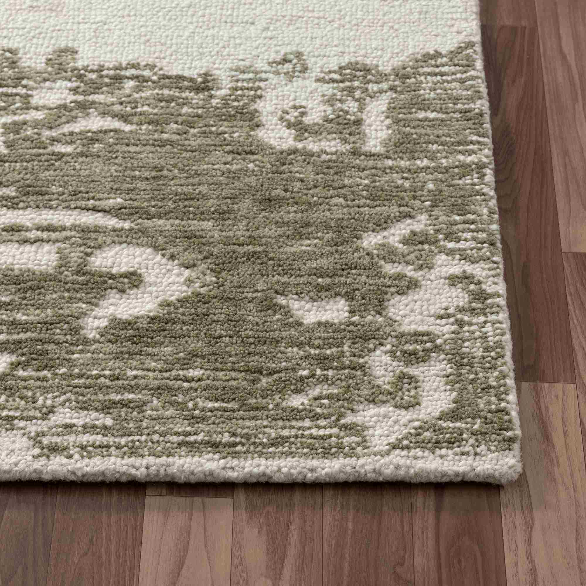 LR Home Nuvia Rug — Green / Ivory
