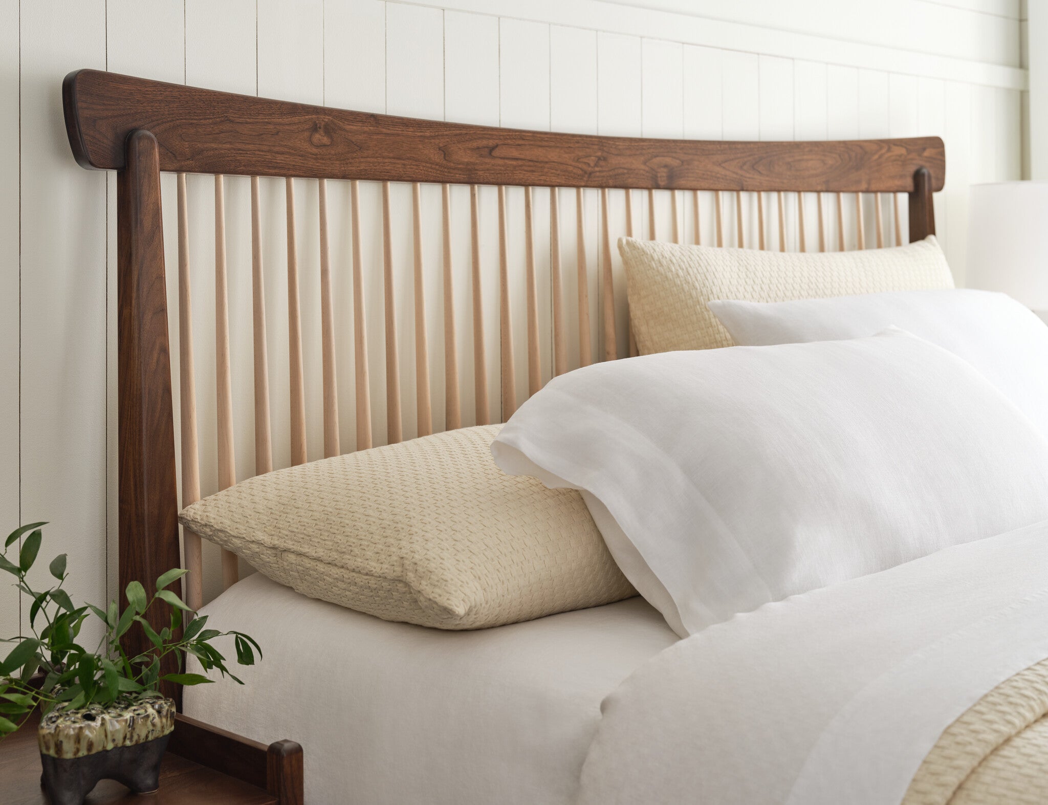 Hudson Valley Spindle Bed
