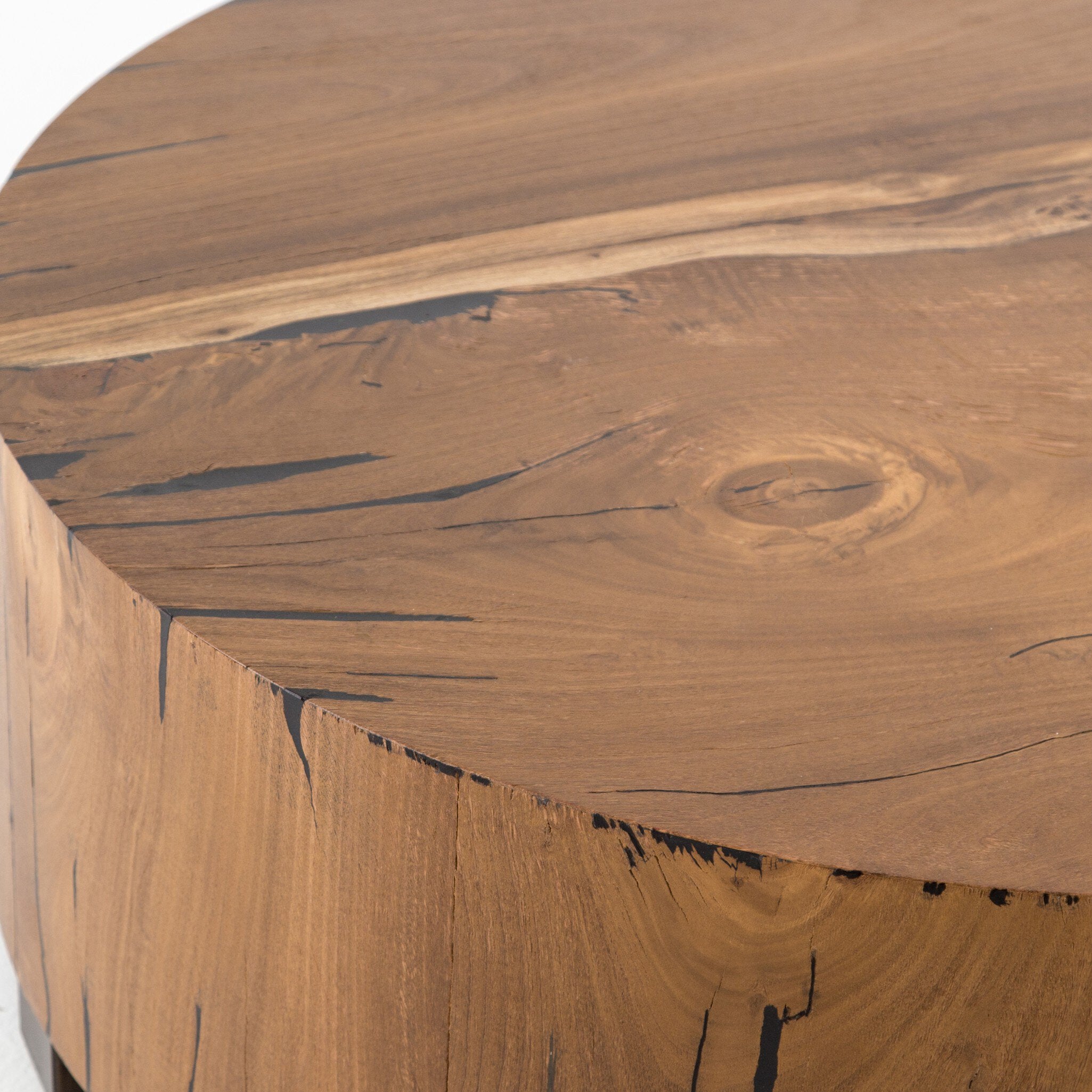 Four Hands Hudson Round Coffee Table — Natural Yukas Resin-Black Pine