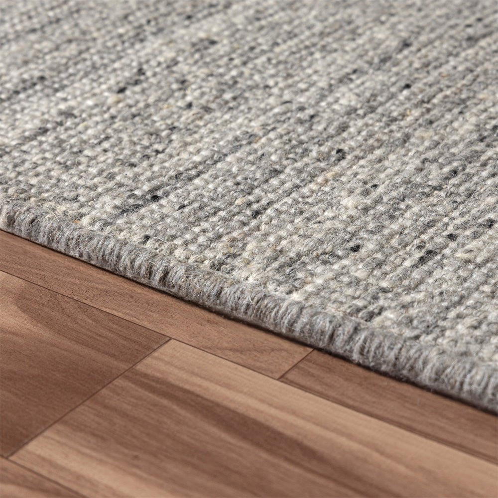 LR Home Merchandiser Rug — Silver