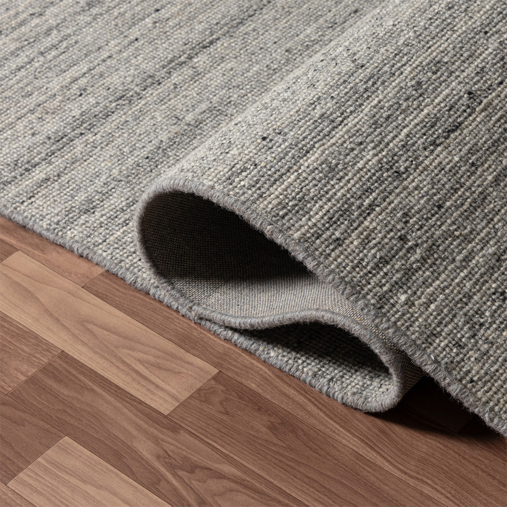 LR Home Merchandiser Rug — Silver